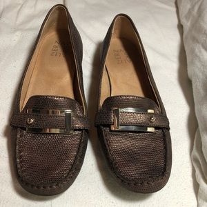 Naturalizer faux crocodile skin flat loafer bronze